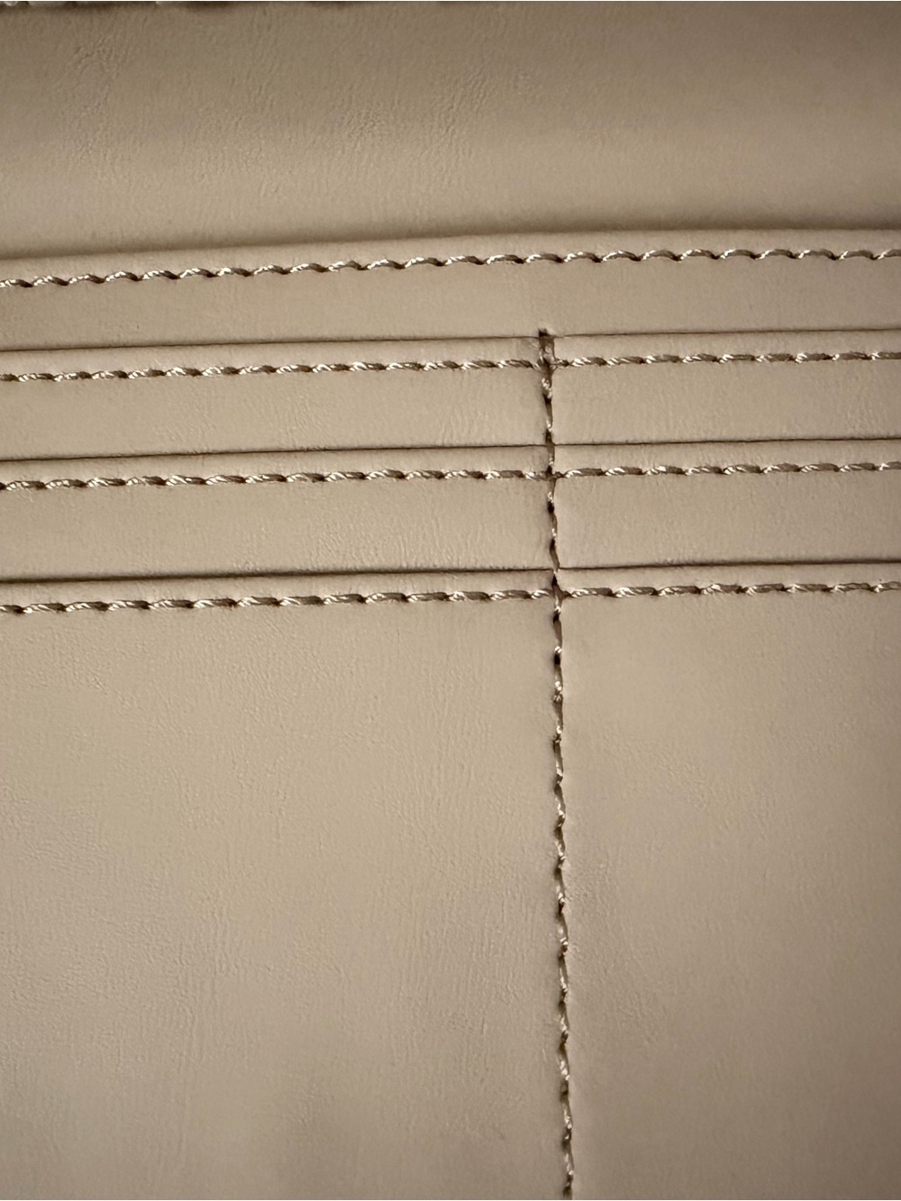 GUESS Women's Cream Logo Crossbody Bag - Picture 5 of 9